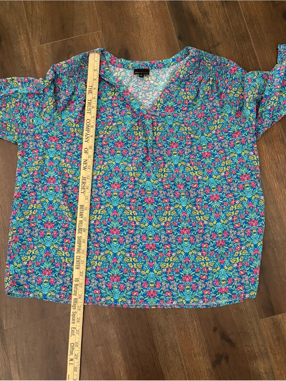 Jones New York Floral Print Vneck Blouse - Blue Pink Green - Picture 4 of 9